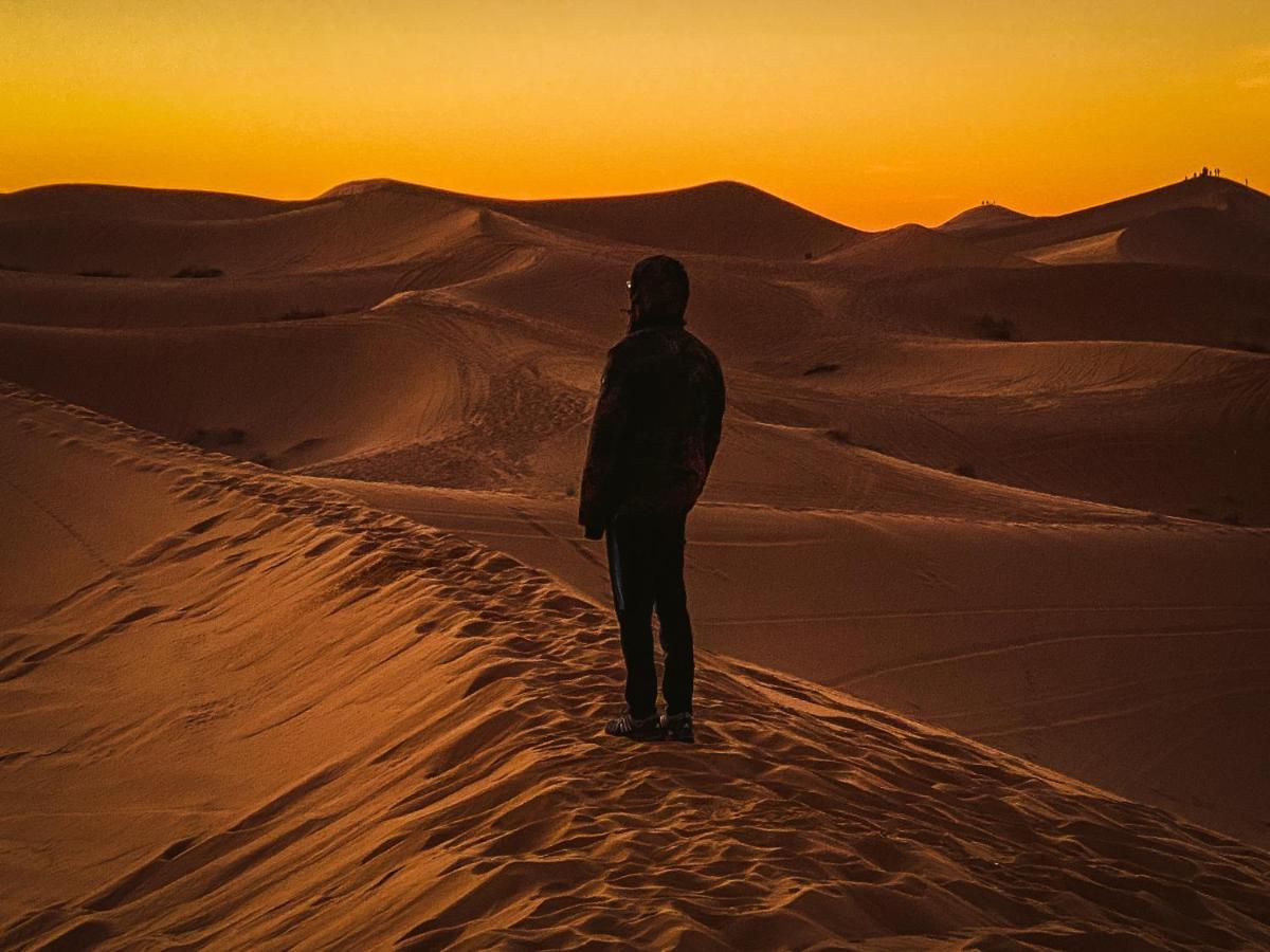 ホテル Sahara Camel Tours Camp メルズーガ エクステリア 写真