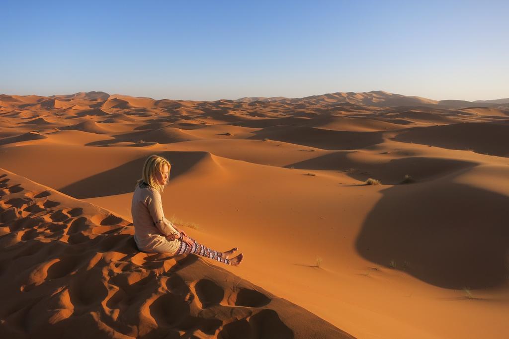 ホテル Sahara Camel Tours Camp メルズーガ エクステリア 写真