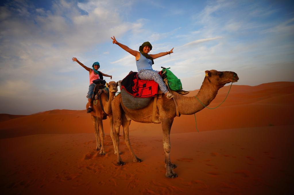 ホテル Sahara Camel Tours Camp メルズーガ 部屋 写真