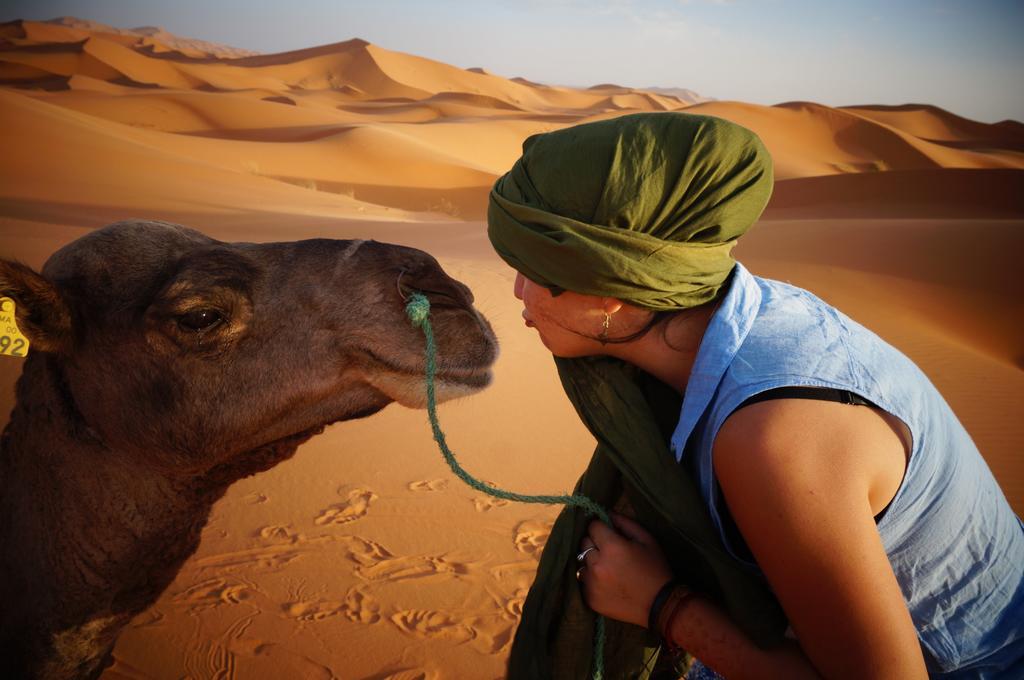 ホテル Sahara Camel Tours Camp メルズーガ 部屋 写真