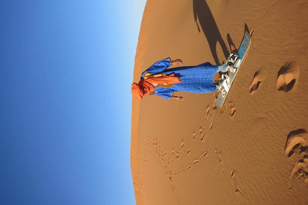 ホテル Sahara Camel Tours Camp メルズーガ エクステリア 写真