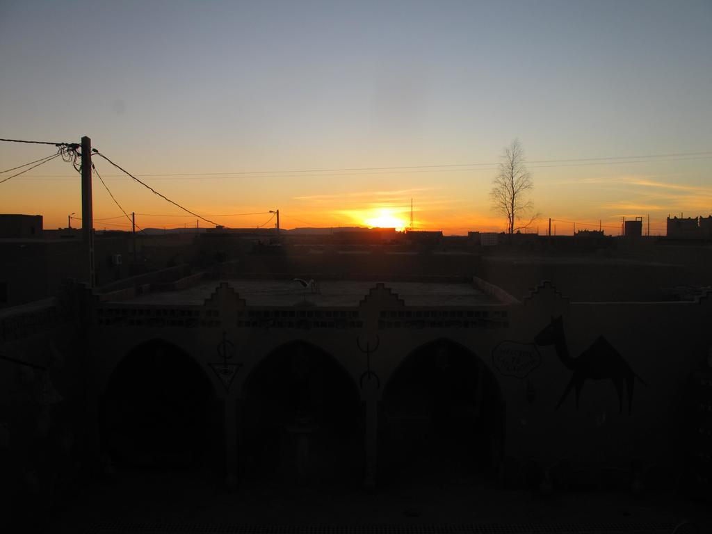 ホテル Sahara Camel Tours Camp メルズーガ エクステリア 写真