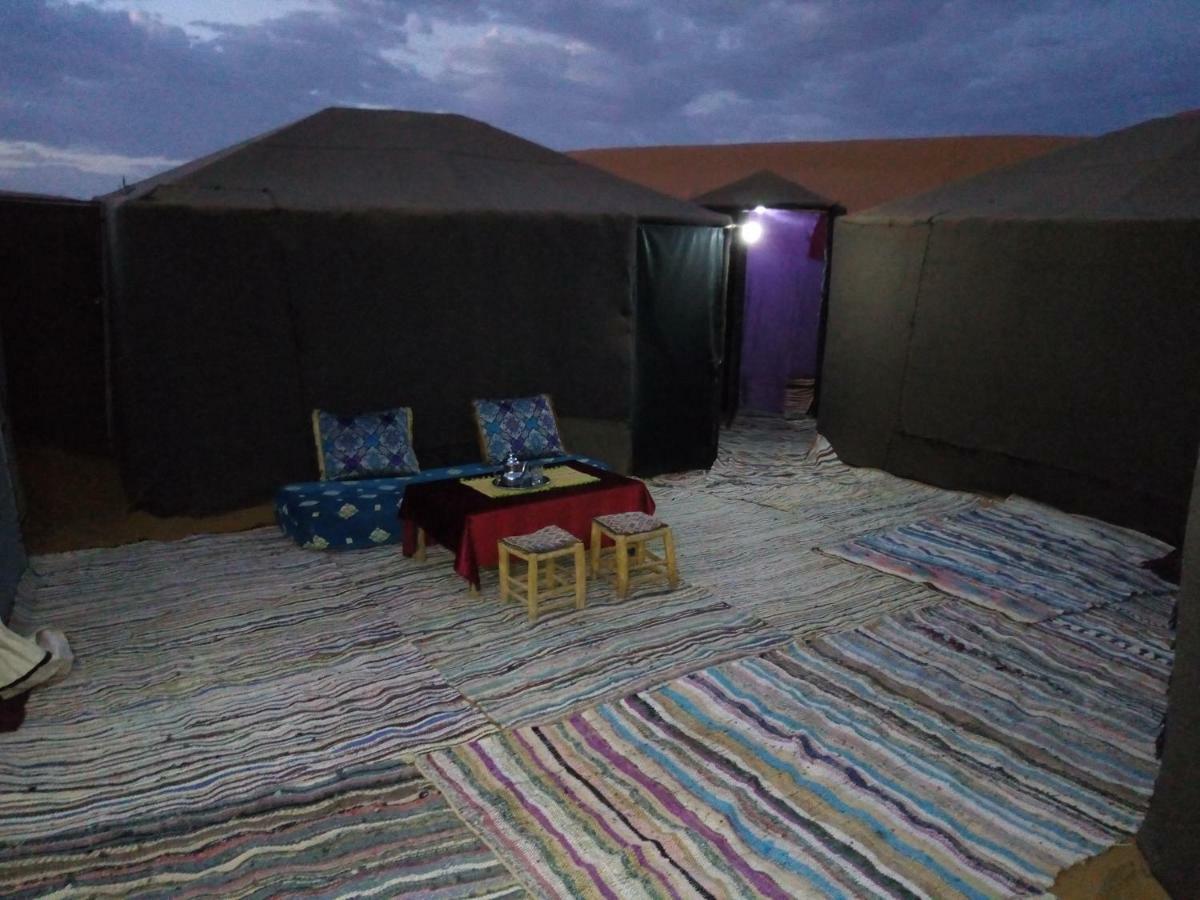 ホテル Sahara Camel Tours Camp メルズーガ エクステリア 写真