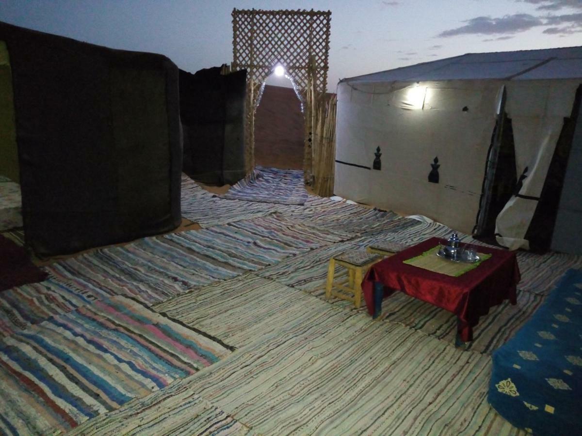 ホテル Sahara Camel Tours Camp メルズーガ エクステリア 写真