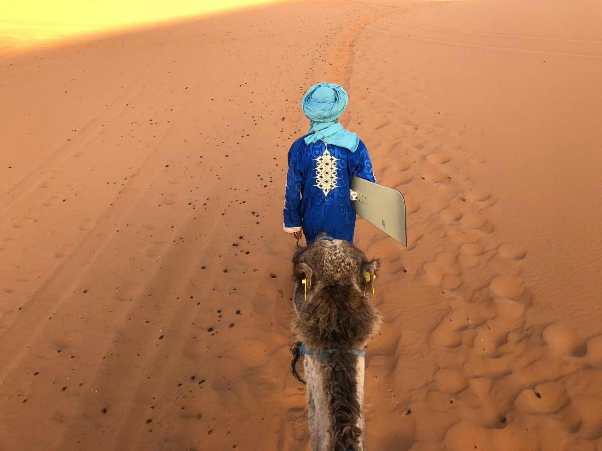 ホテル Sahara Camel Tours Camp メルズーガ エクステリア 写真